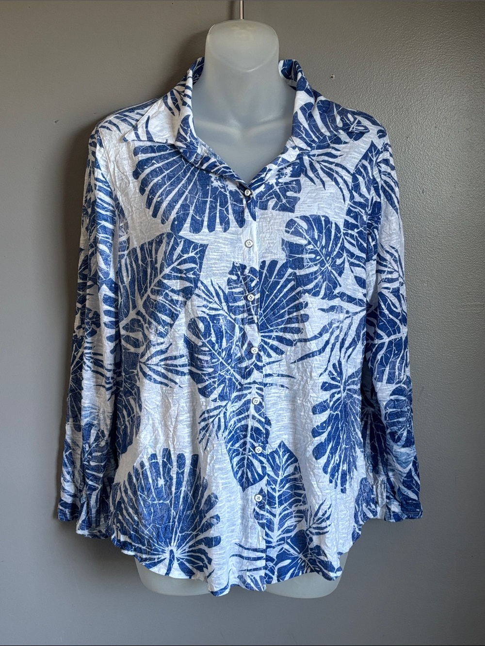 David Cline blue & white tropical palm print shirt * sz M *